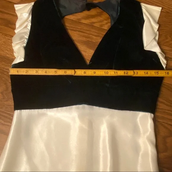 1950’s Vintage Elegant Green Velvet & Satin Formal Gown With Cutout Back, Medium - Picture 10 of 15